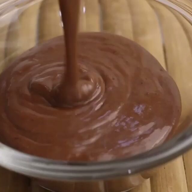 Vegan Chocolate Mousse with Dates and Coconut
