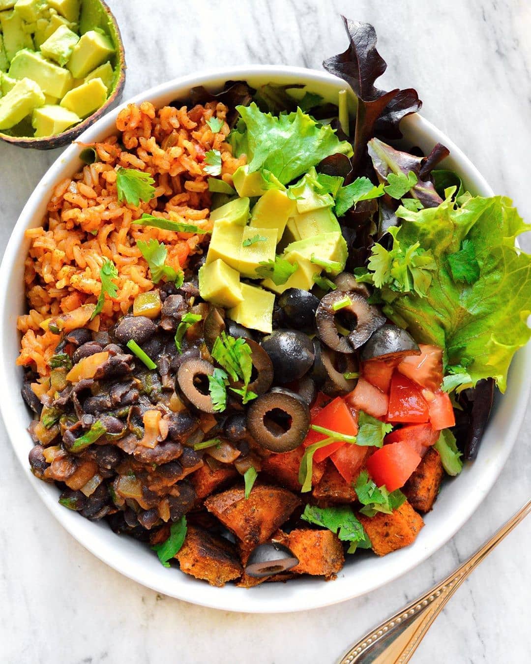 Easy Burrito Bowl Packed with Flavor