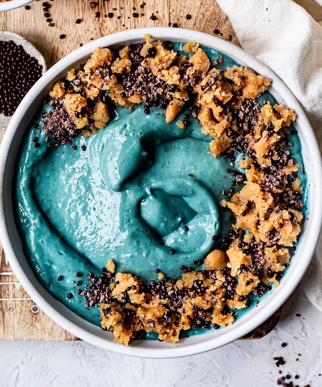 Cookie Monster Smoothie Bowl