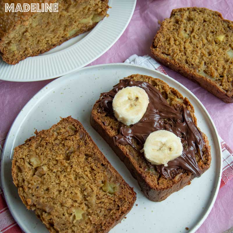 Banana and Apple Cake