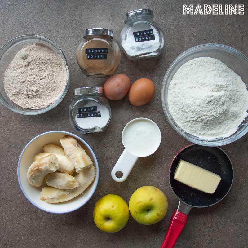 Banana and Apple Cake