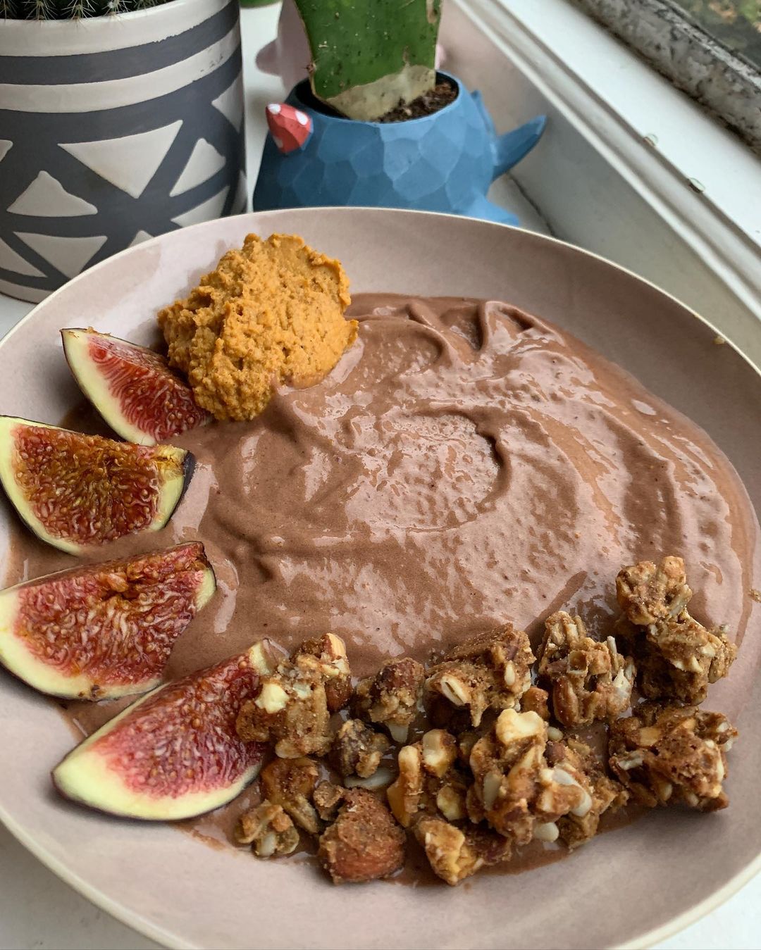 Chocolate Pumpkin Spice Smoothie Bowl