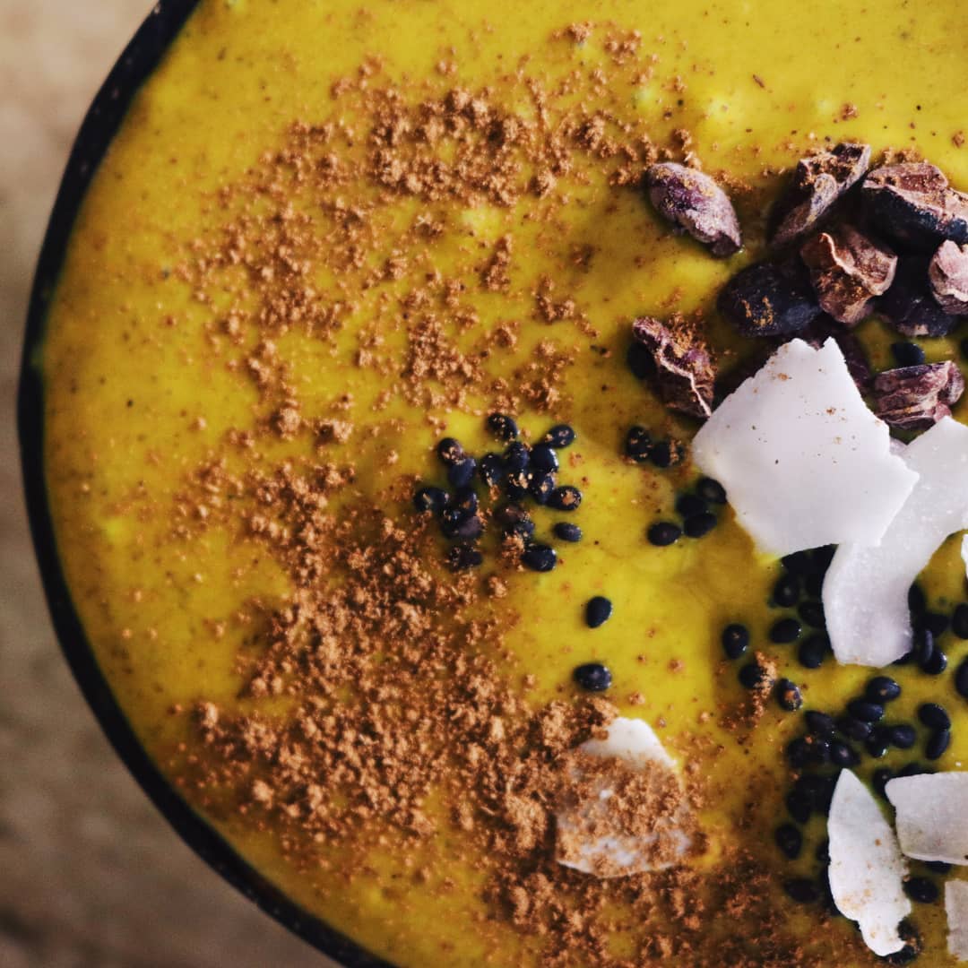 Chai Spiced Turmeric Smoothie Bowl