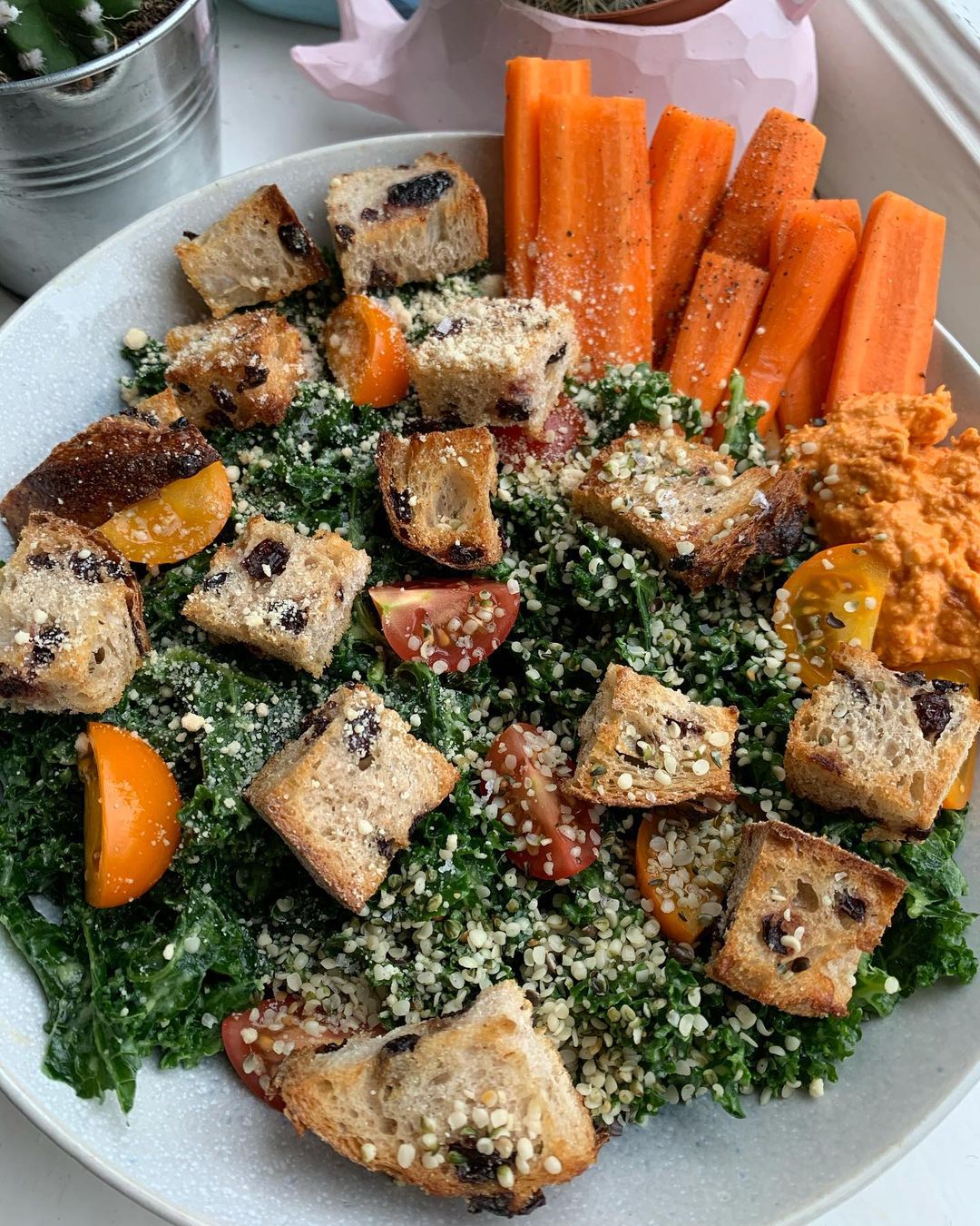 Avocado, Currant and Kale Salad