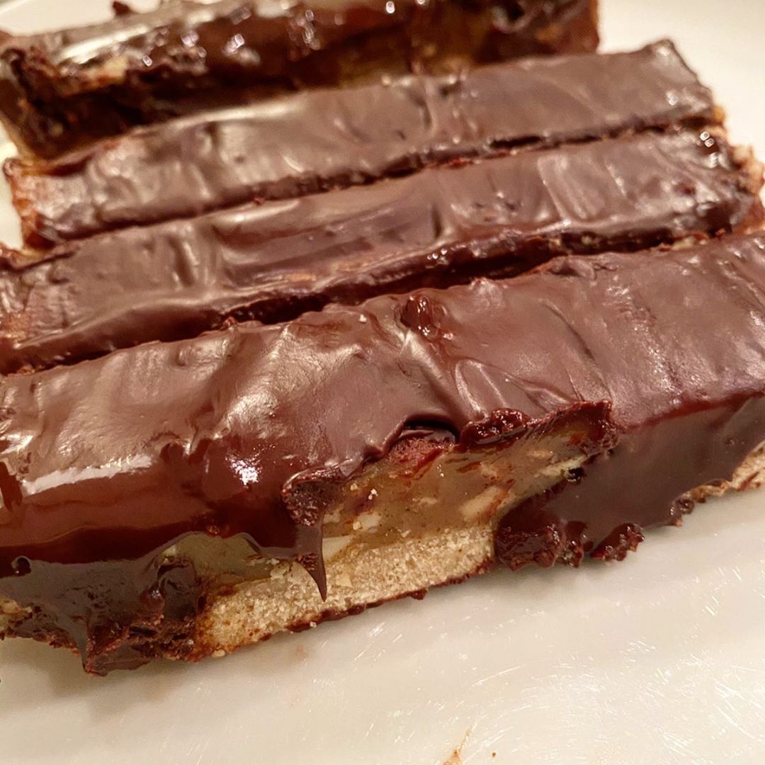 Easy Homemade Healthy Twix Bars