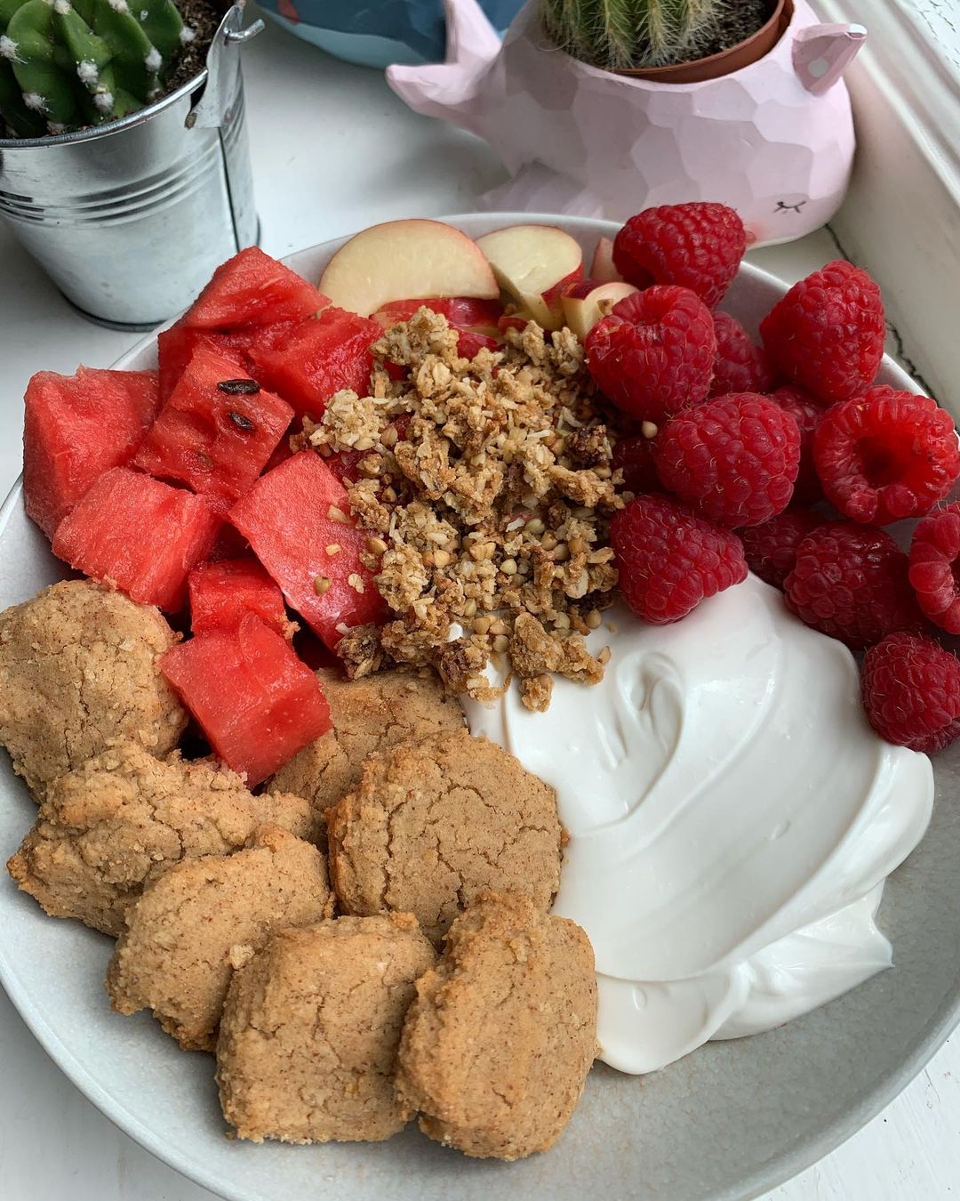 Vegan Soft Snickerdoodle Macaroons and Yogurt Bowl