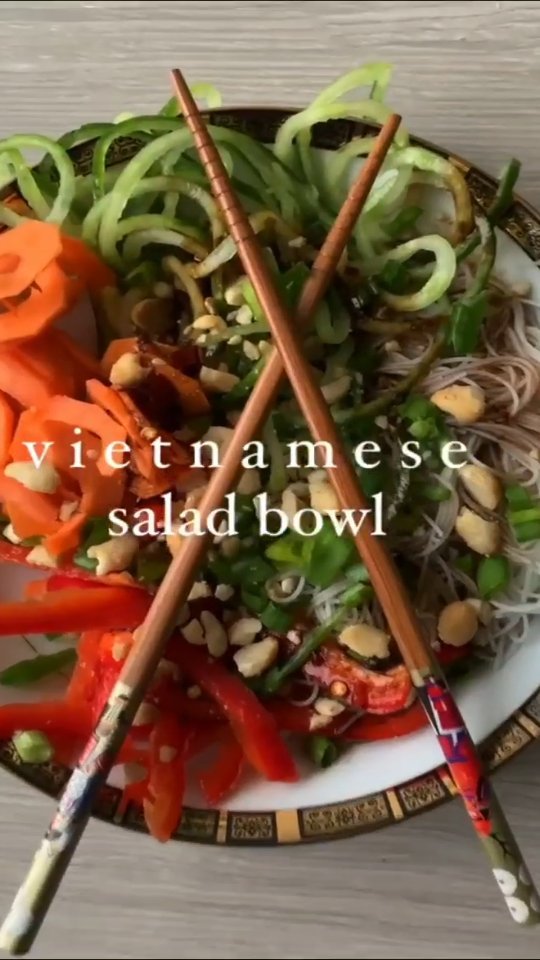 Refreshing Vietnamese Salad Bowl with Tofu