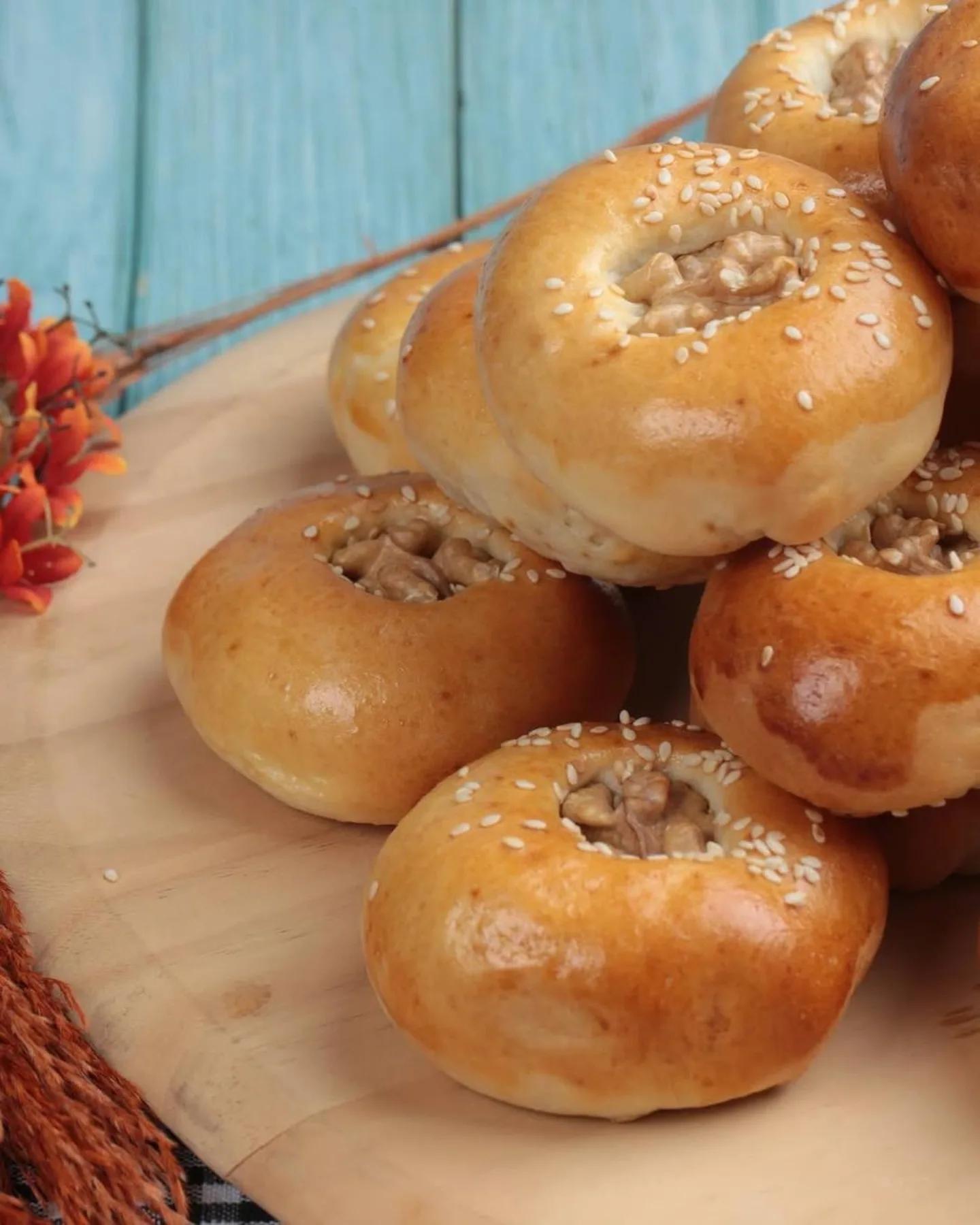 Baked Date-Filled Pastry Balls with Nuts