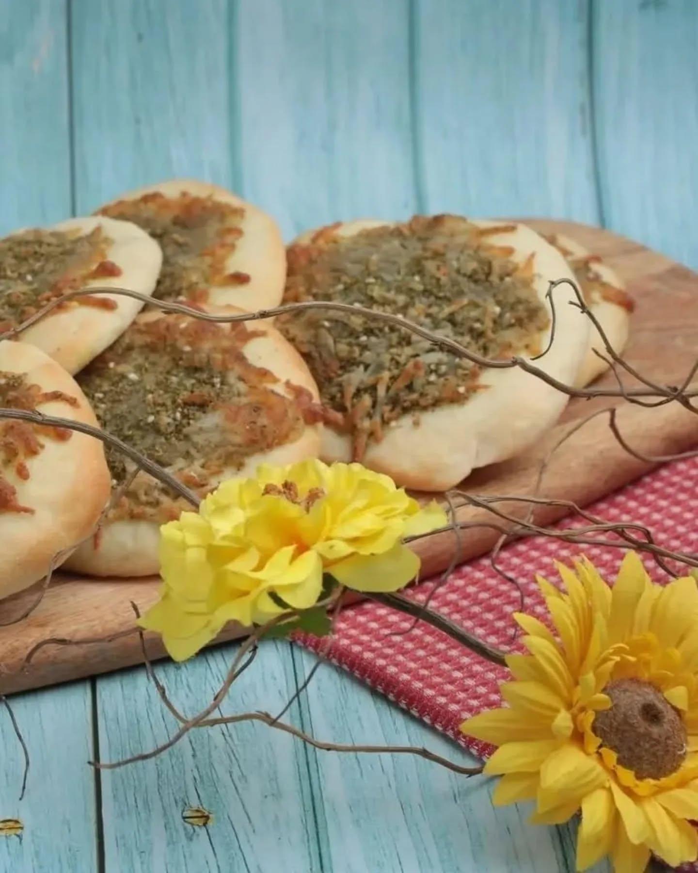 Za'atar and Cheese Manakish