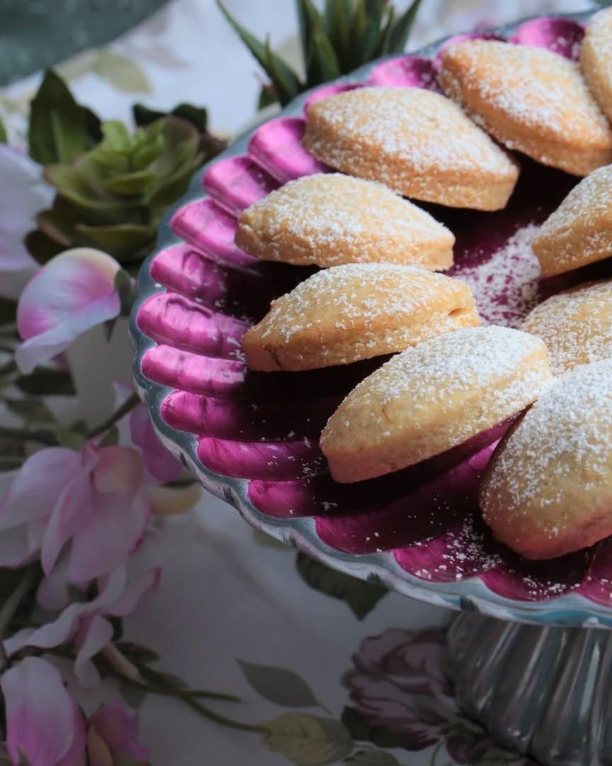 Apple-Stuffed Biscuits