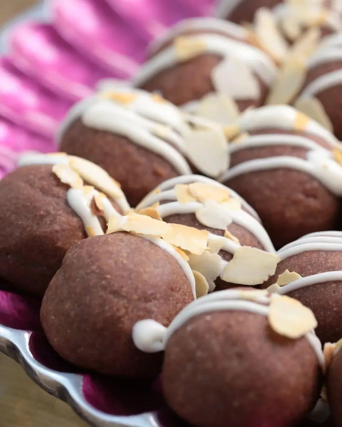 Chocolate Cookies Soaked in Syrup