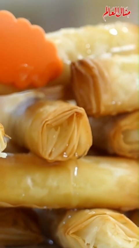 Semolina-Stuffed Jalash Finger Pastry