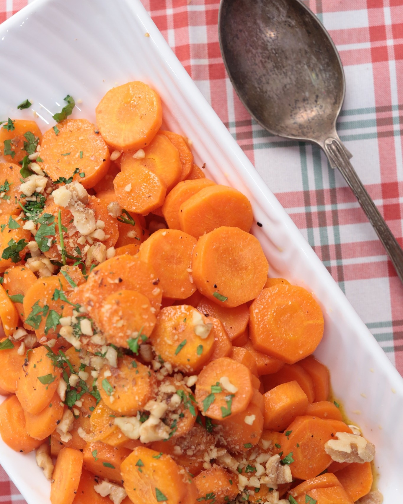 Sautéed Carrots with Walnuts and Honey