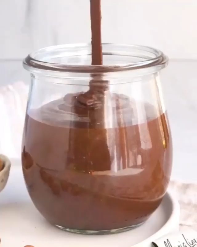 Easy Homemade Hazelnut Chocolate Spread