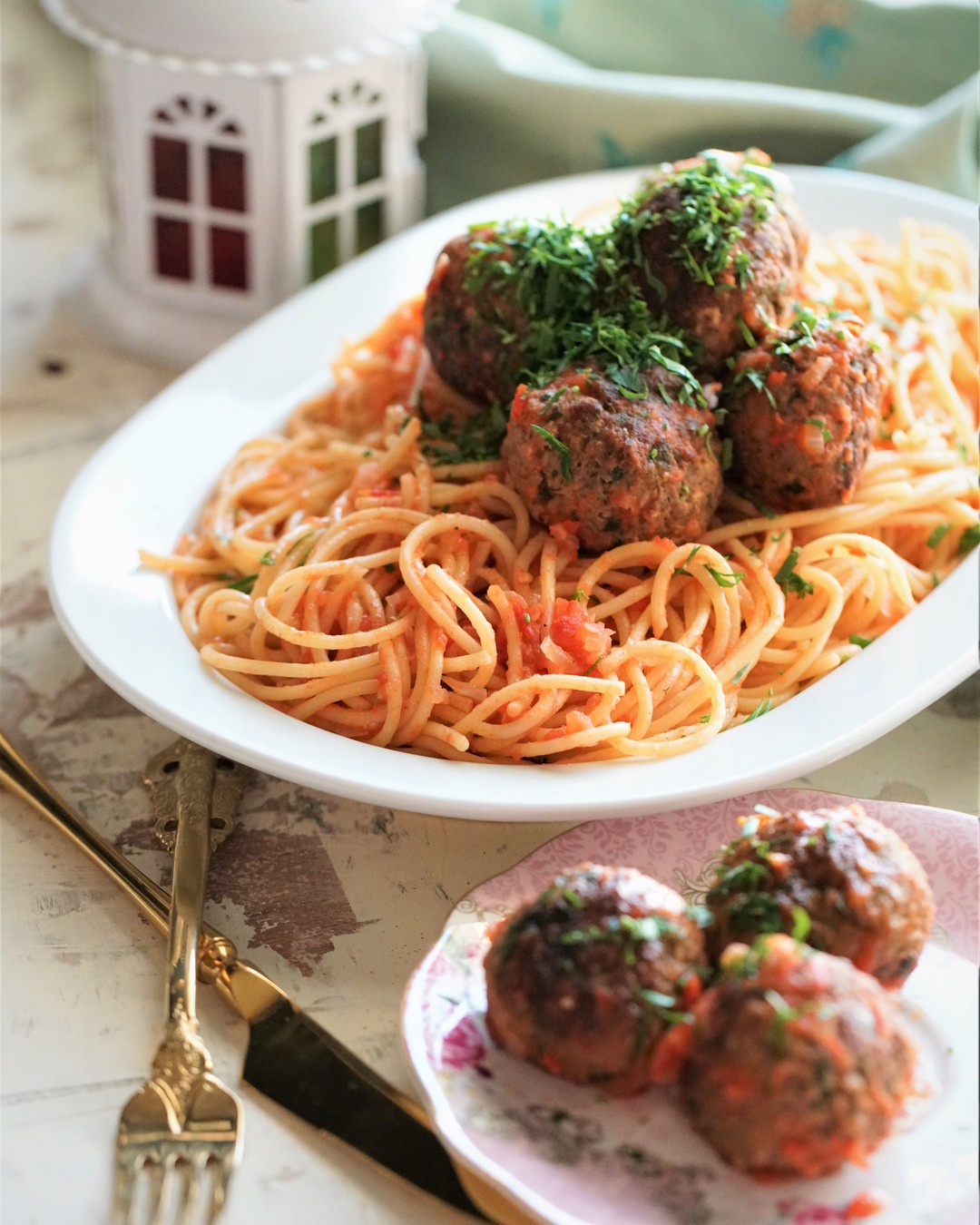 Spaghetti with Kofta Meatballs