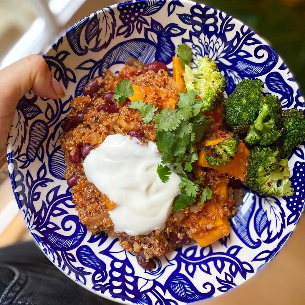 Delicious Vegan Chili with Quinoa and Broccoli