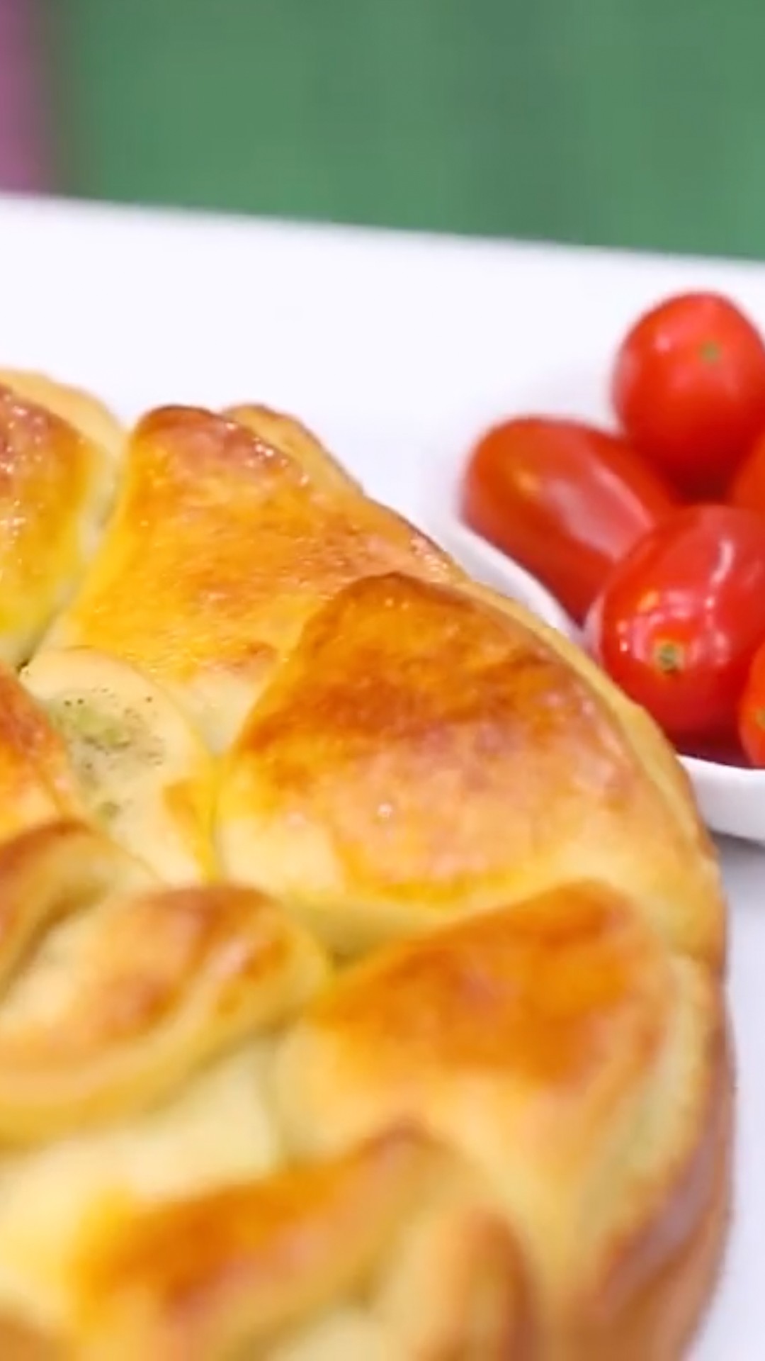 Arabic Stuffed Pastry with Green Onion Filling