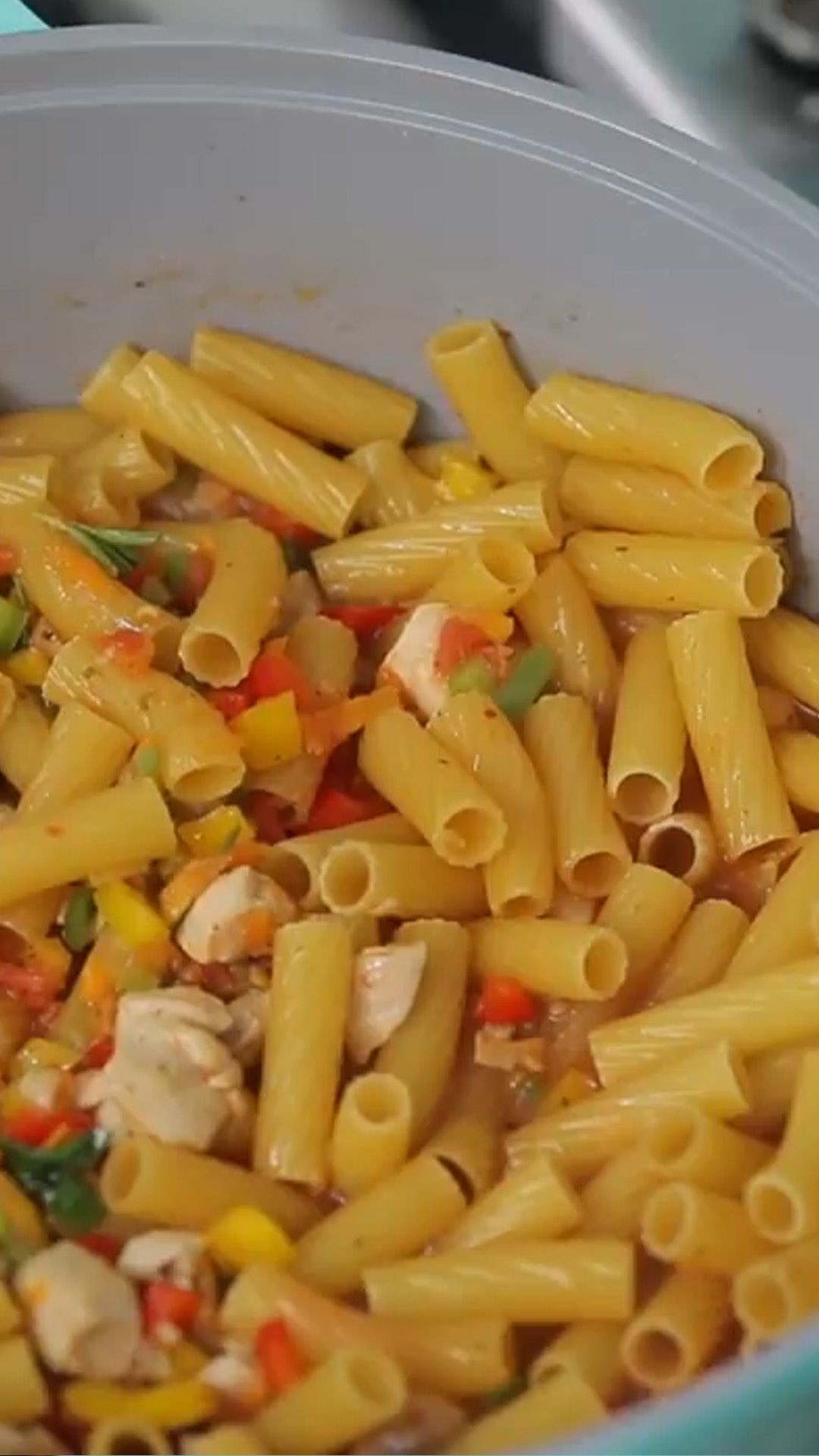 One-Pot Chicken and Vegetable Pasta