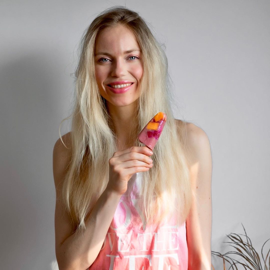 Vegan Healthy Coconut Raspberry Popsicles