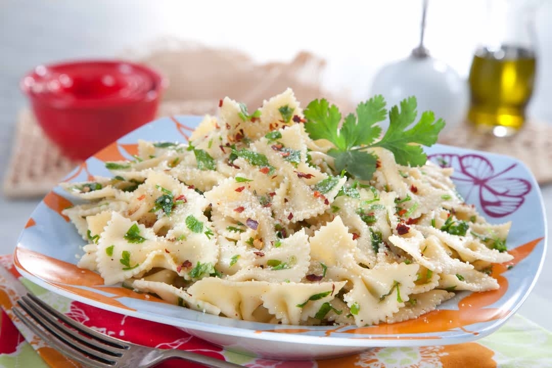 Garlic and Parsley Pasta