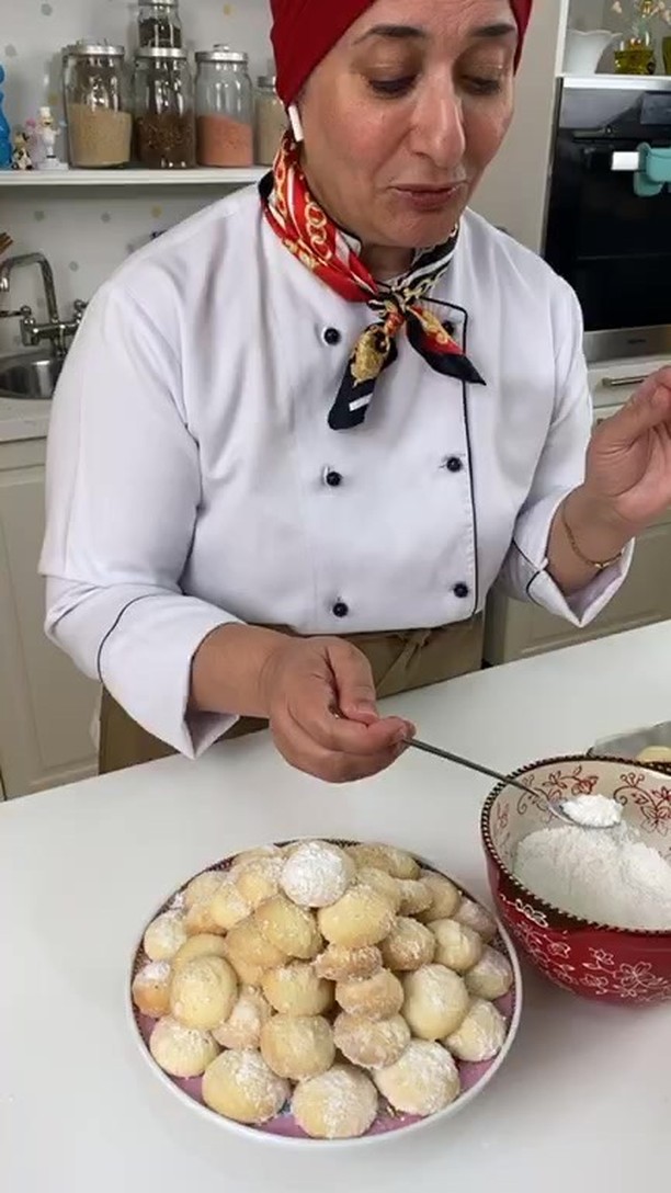 Coconut Biscuits with Vanilla and Sugar Coating