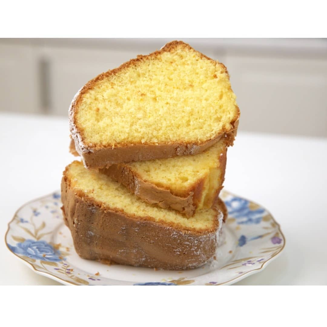 Homemade Orange Cake with Fresh Orange