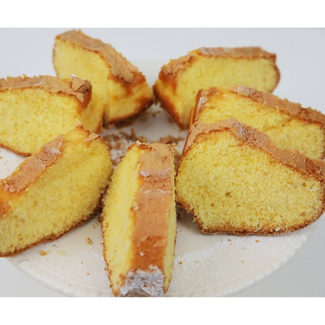 Homemade Orange Cake with Fresh Orange