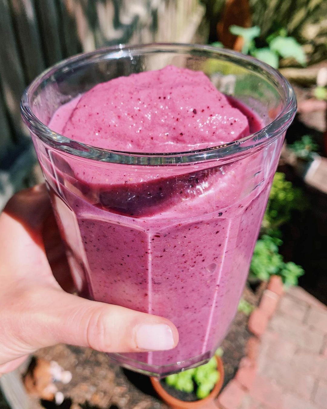 Refreshing Banana Blueberry Almond Smoothie