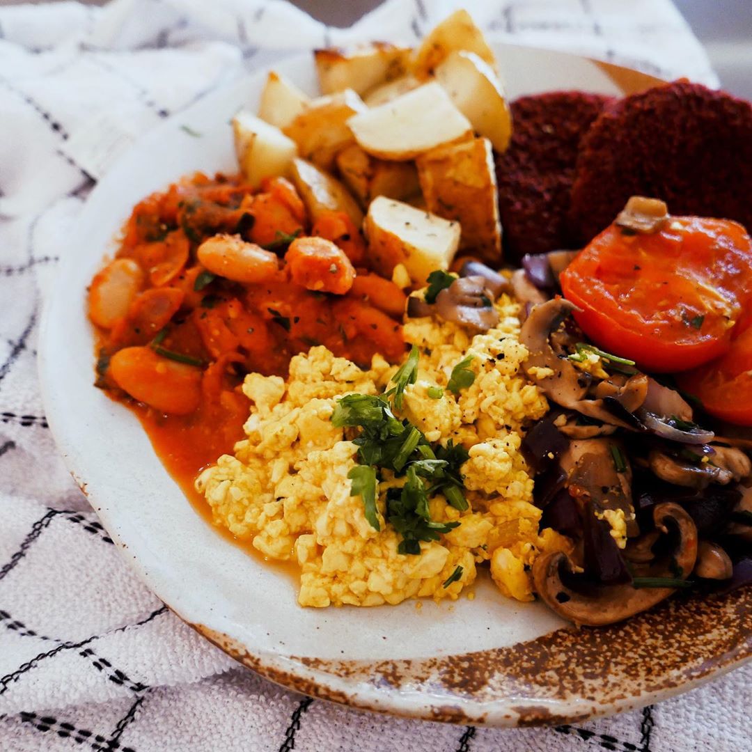 Vegan Fry-Up with Tofu and Beans