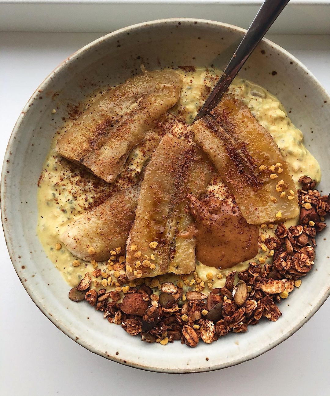 Dreamy Creamy Golden Overnight Oats Bowl