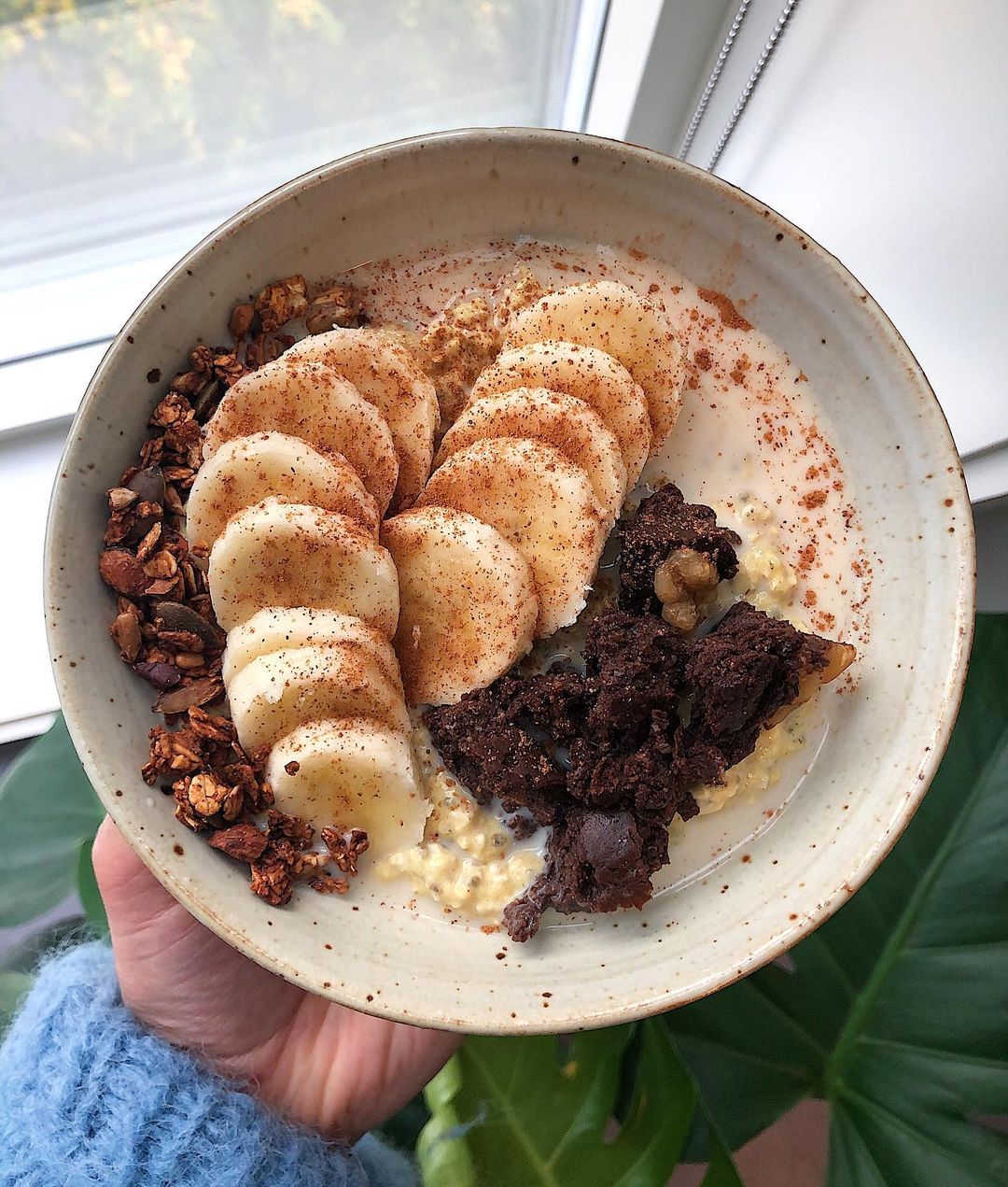 Golden Overnight Oats with Banana Toppings