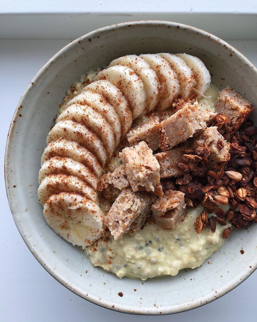 Overnight Turmeric Oats with Banana and Toppings