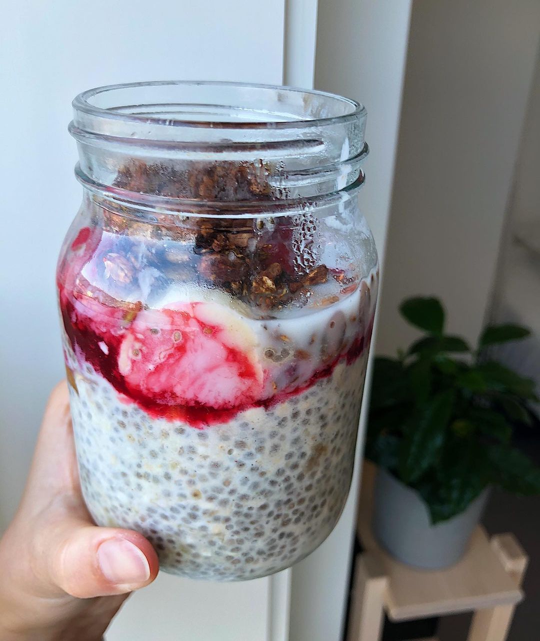 Healthy Chia Pudding in a Jar