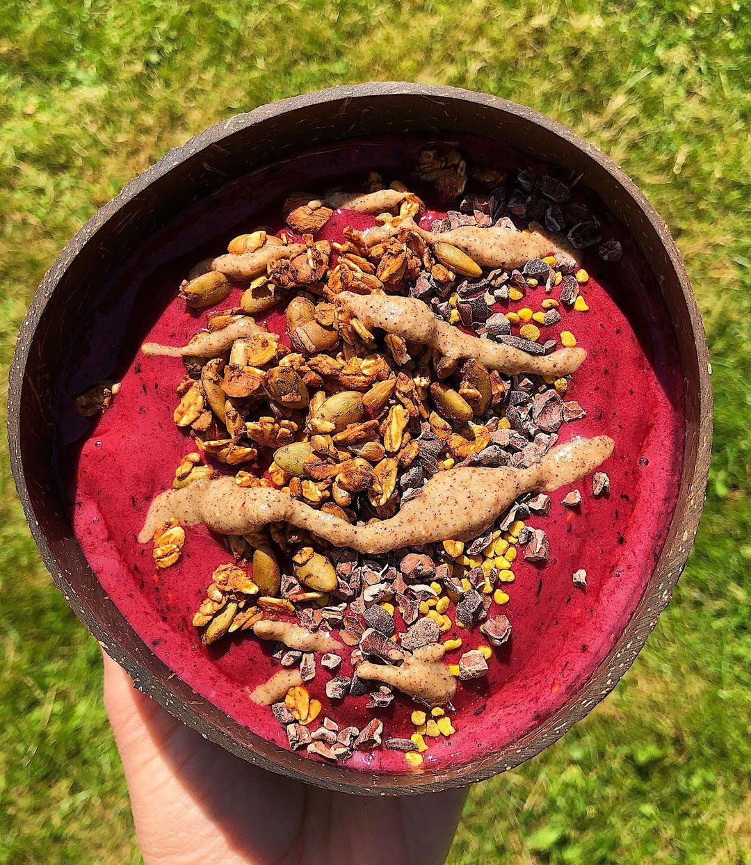 Perfect Creamy Sweet Summer Berry Smoothie Bowl