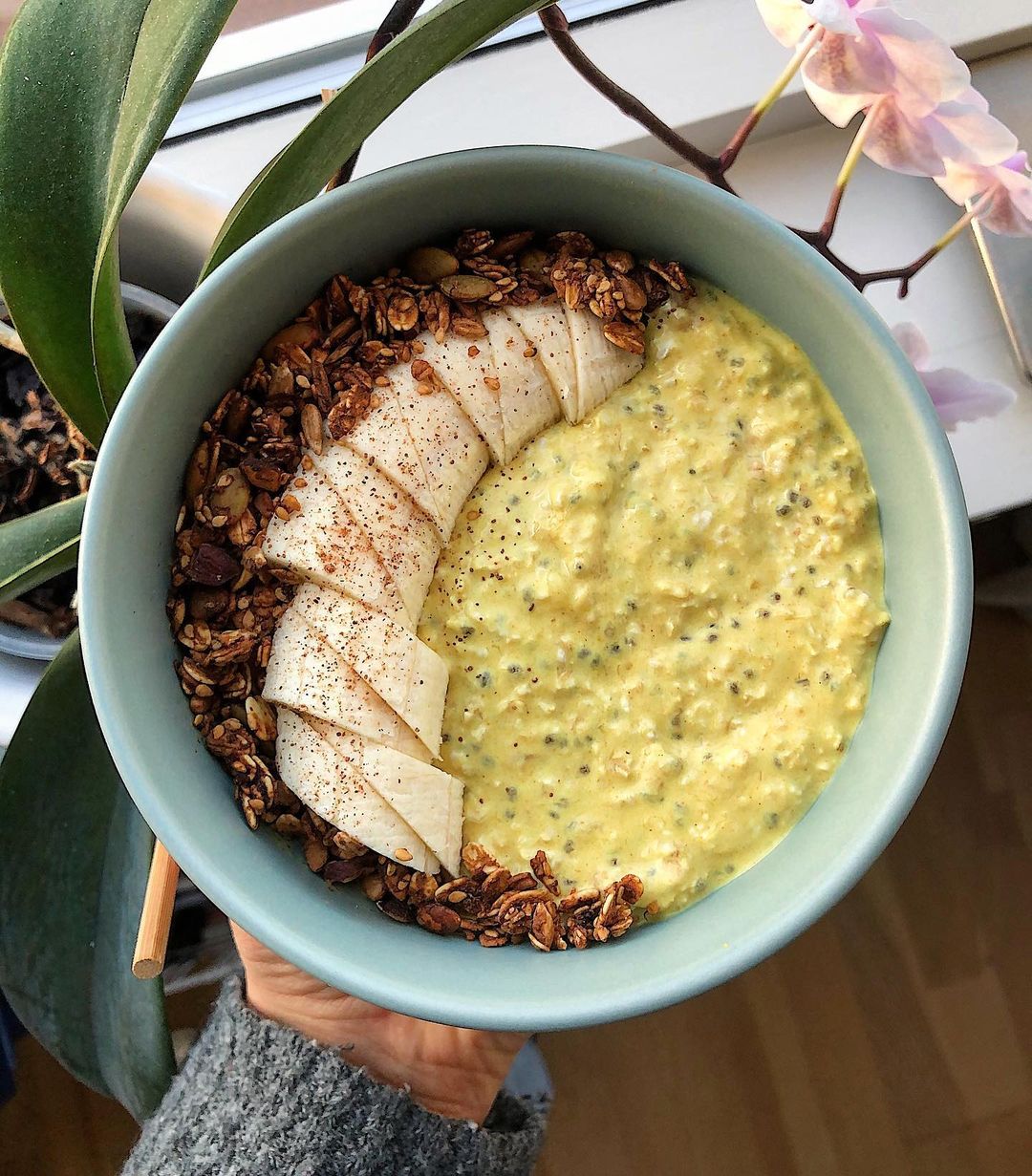 Golden Overnight Oats with Turmeric and Banana