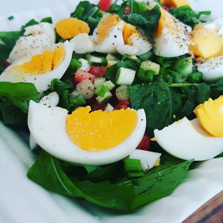 Arugula Breakfast Salad with Eggs