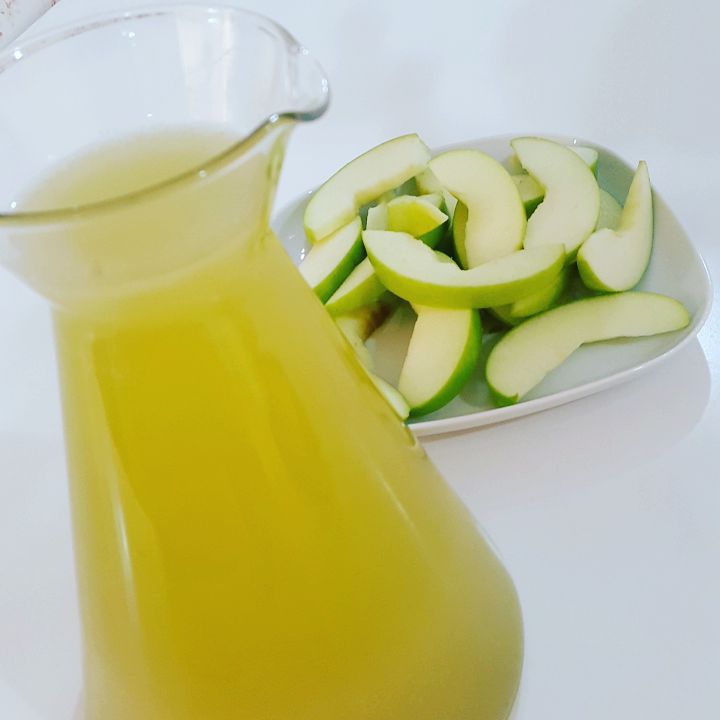 Raw and Blended Green Apple Breakfast