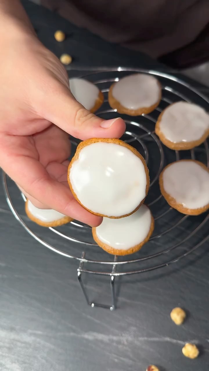 Spiced Christmas Lebkuchen Biscotti