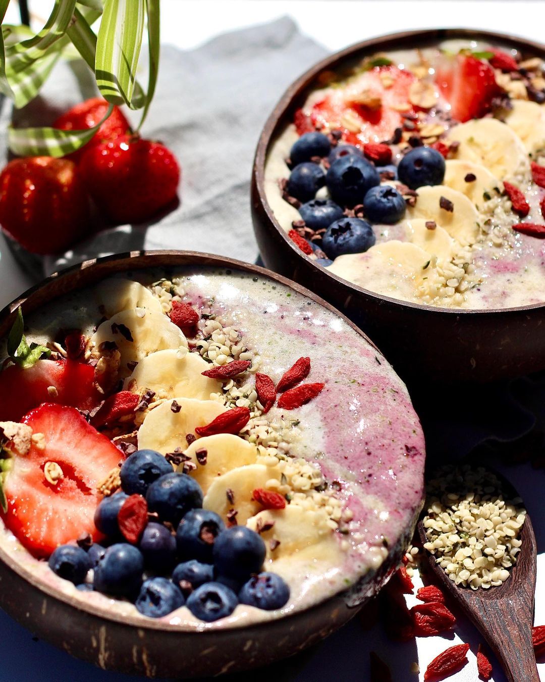 Refreshing Swirly Smoothie Bowl for Summer Heat