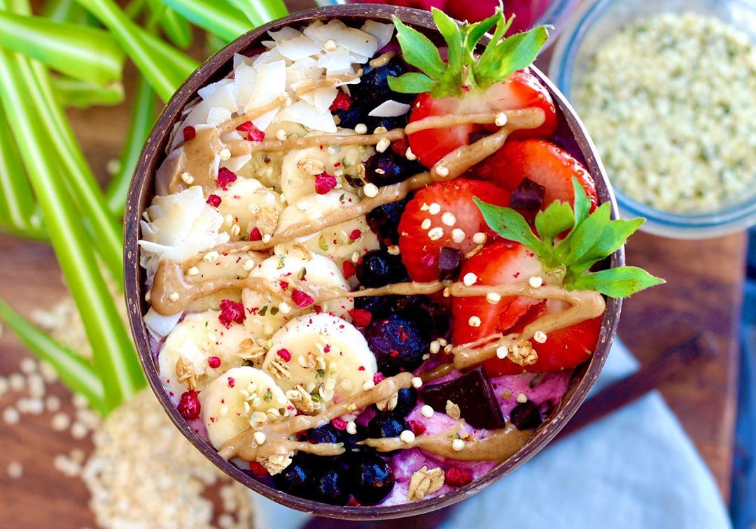 Frozen Berry Smoothie Bowl