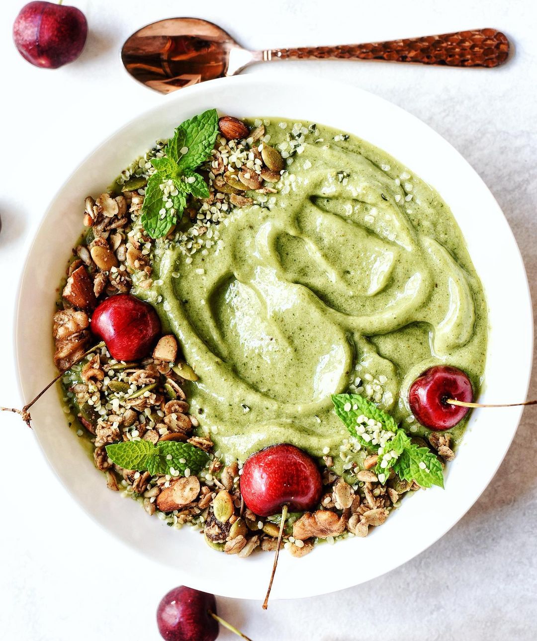 Spinach and Mint Nice Cream Smoothie Bowl