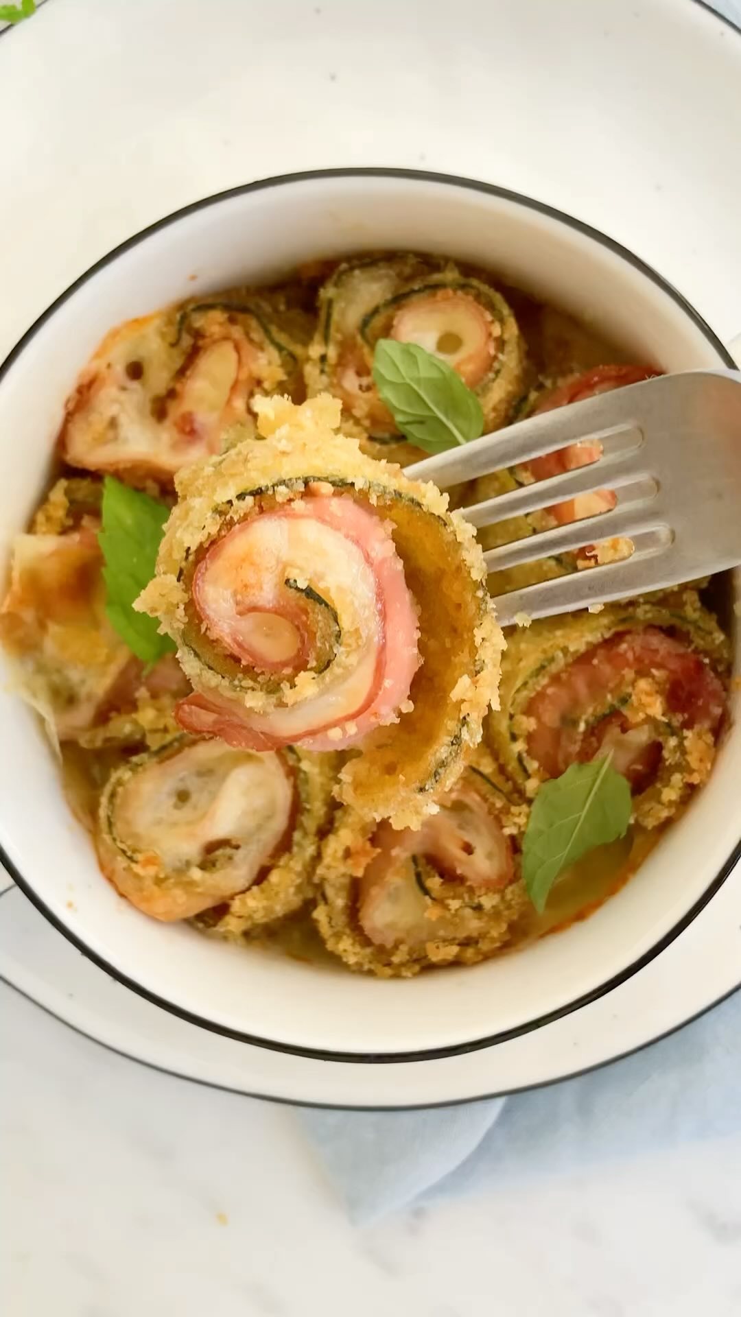 Baked Zucchini Rolls with Ham and Cheese