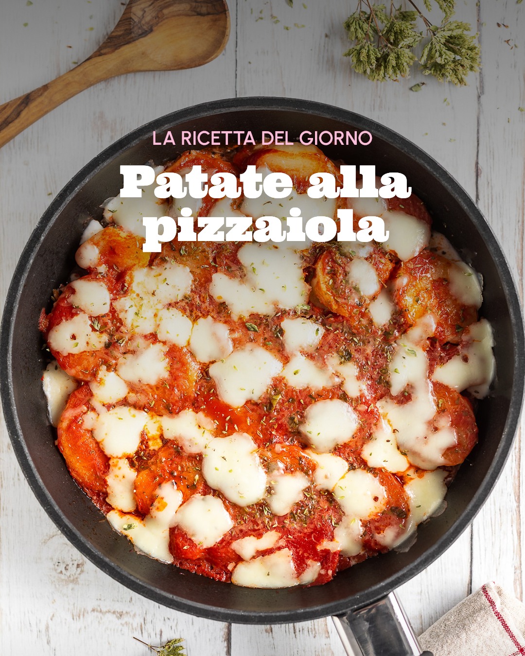 Baked Potatoes with Pizzaiola Sauce
