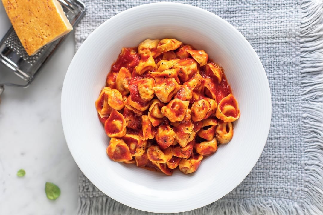 Tortellini in Tomato Sauce