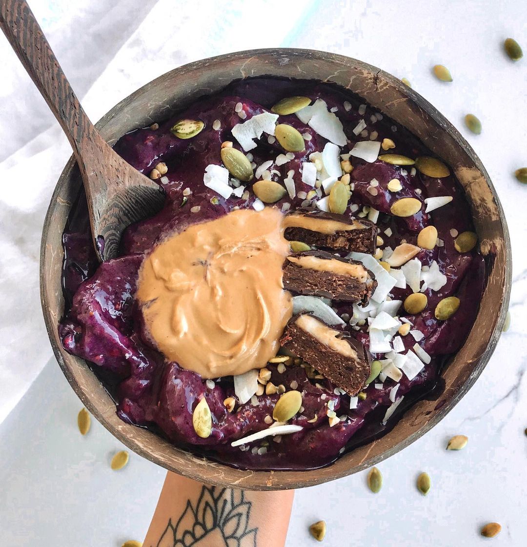 Berry Peanut Butter Smoothie Bowl