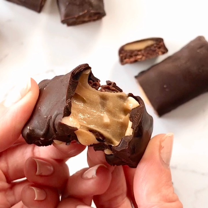 Delicious Raw Caramel Brownie Bites