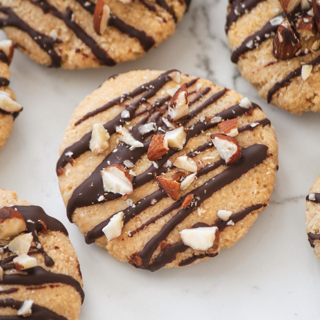 4 Ingredient Almond Cookies