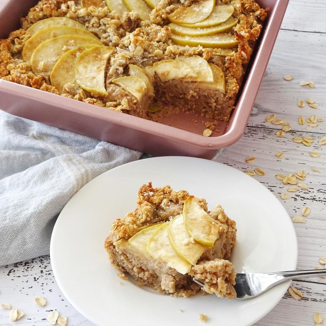 Apple Crumble Cake