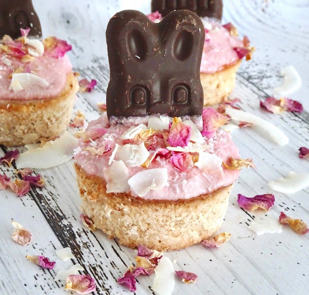 Easter Bunny Pineapple Coconut Cupcakes