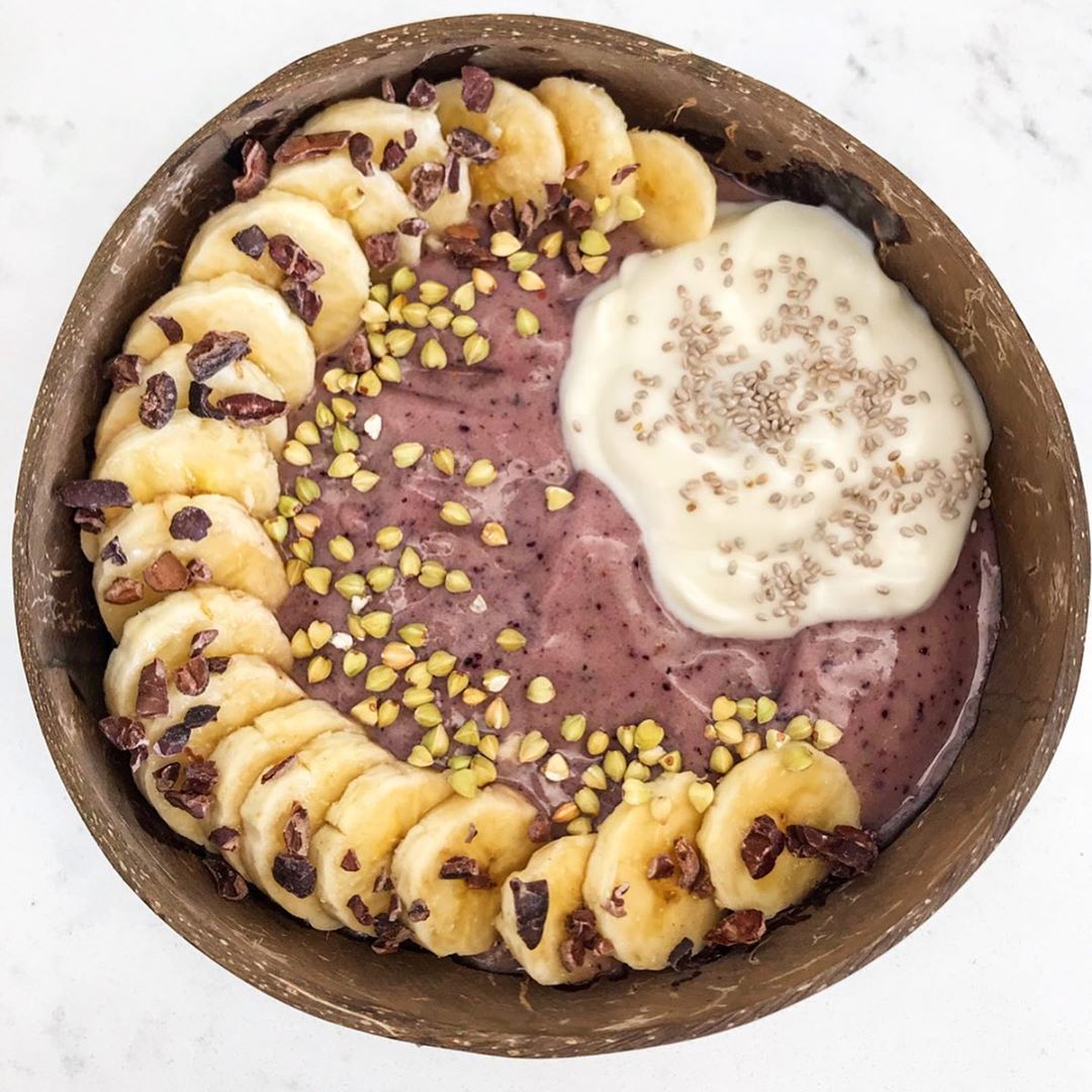 Simple Frozen Fruit Smoothie Bowl